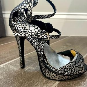 Beautiful sexy snakeskin look stilettos 6 New Years / Holidays